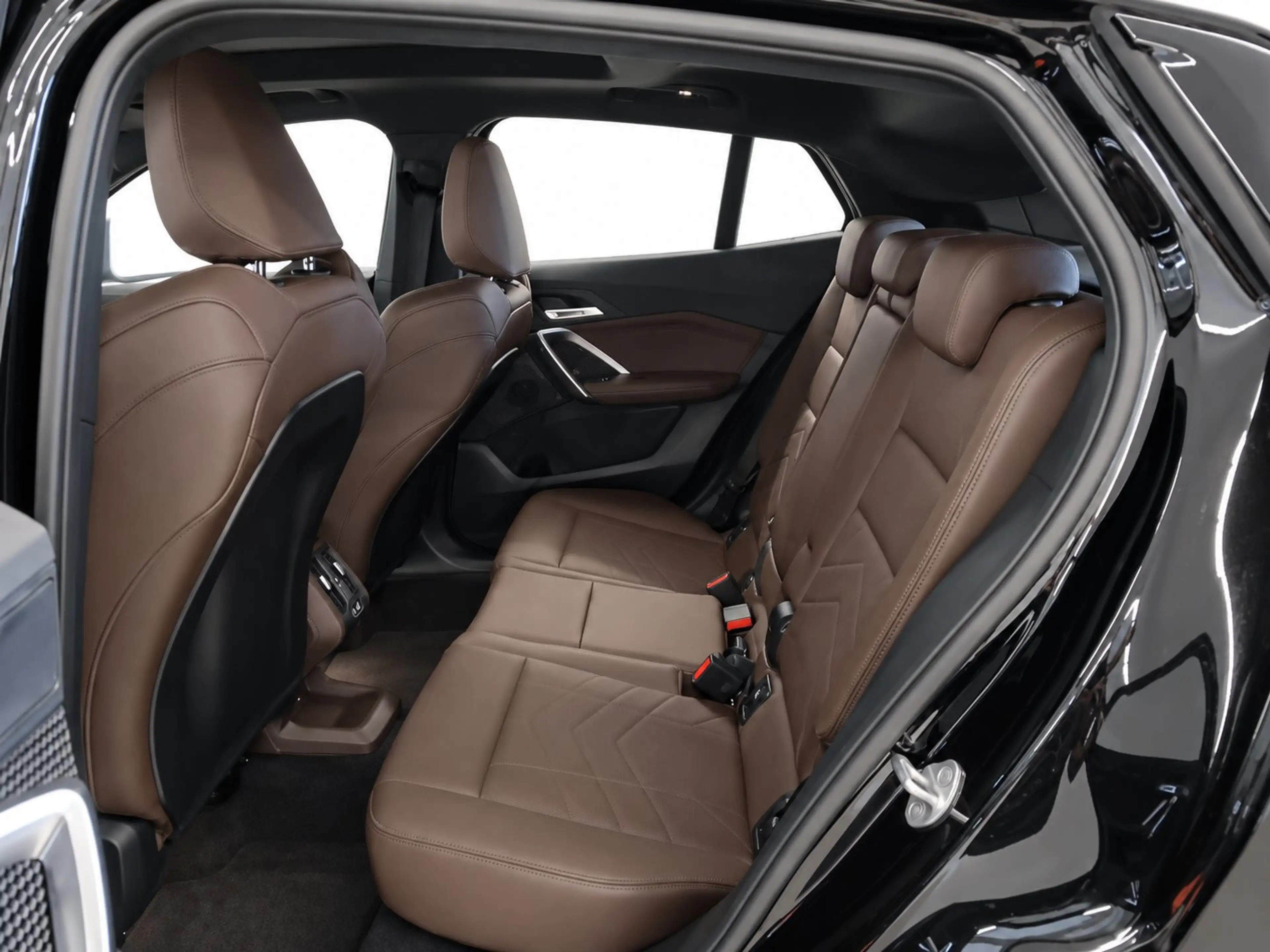 BMW X2 20d xDrive M Sport AHK/ACC/HUD/360°/PANO/20" — photo 9