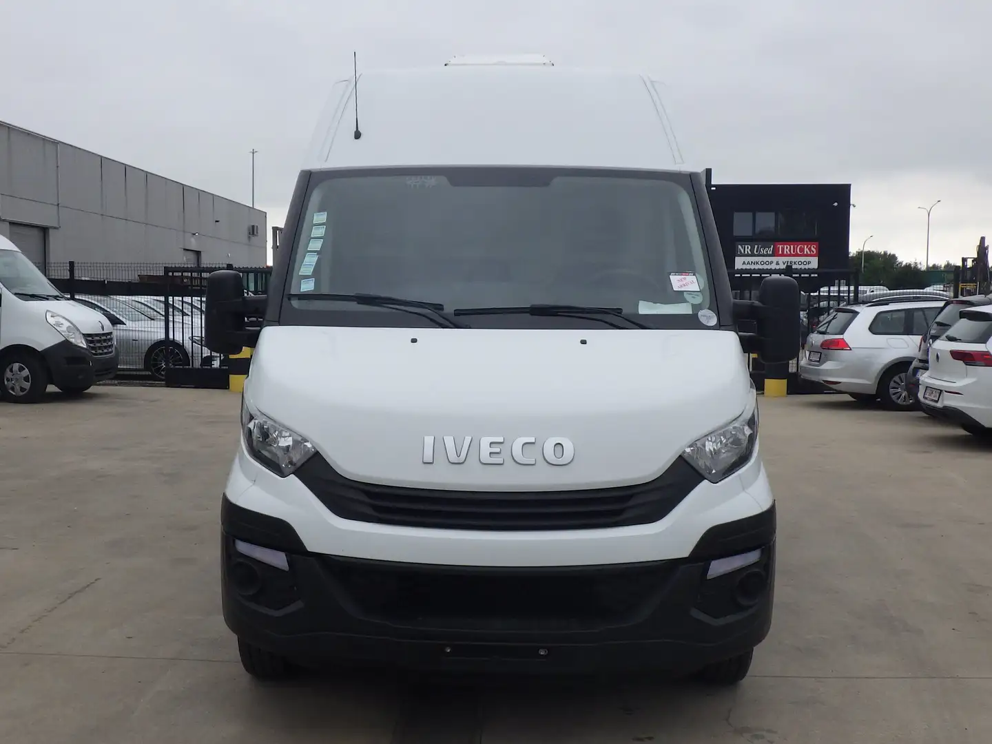 Iveco Daily 35C12 (Stock ID 82103) - 2