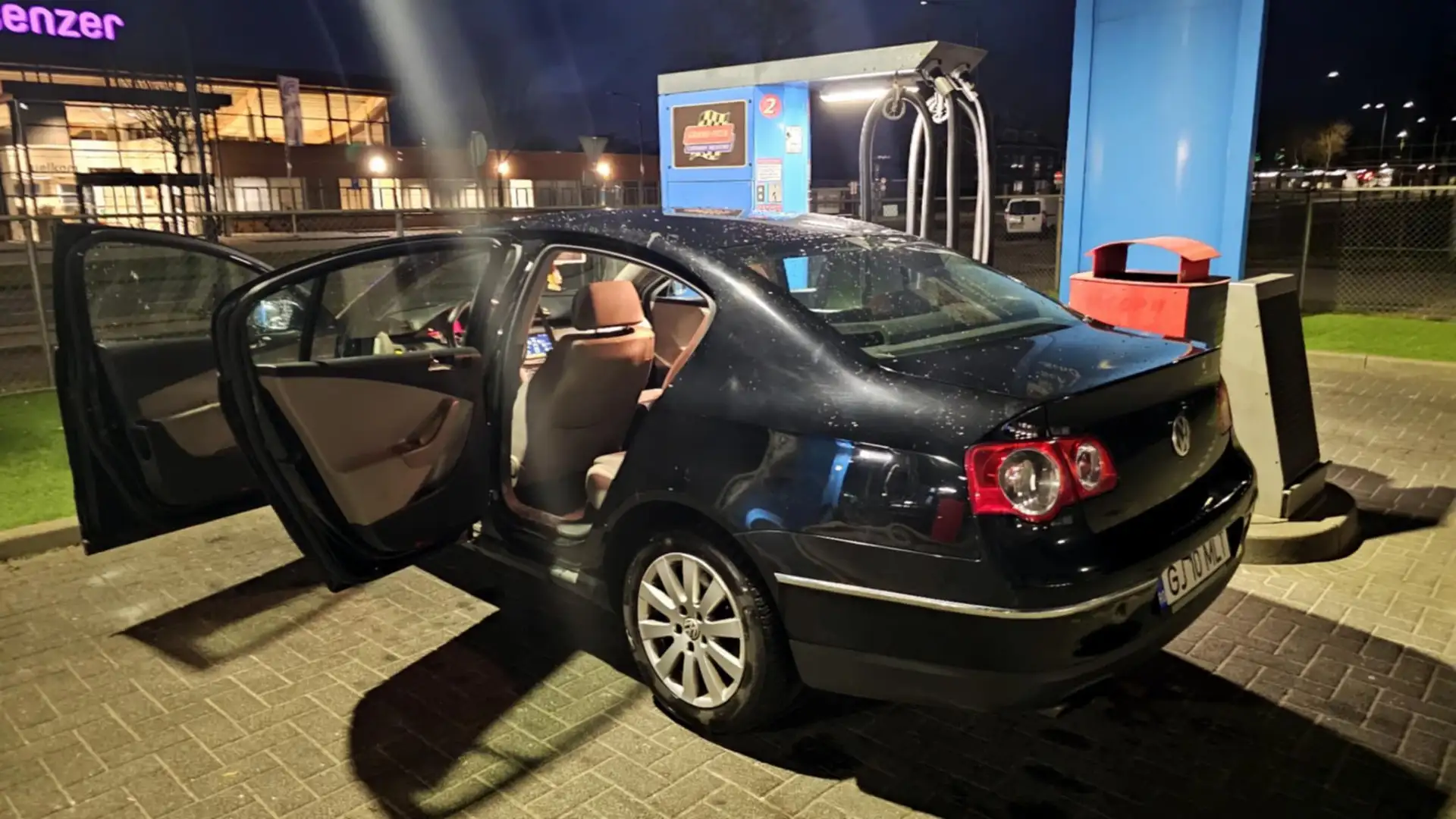 Volkswagen Passat 2.0 FSI - 1