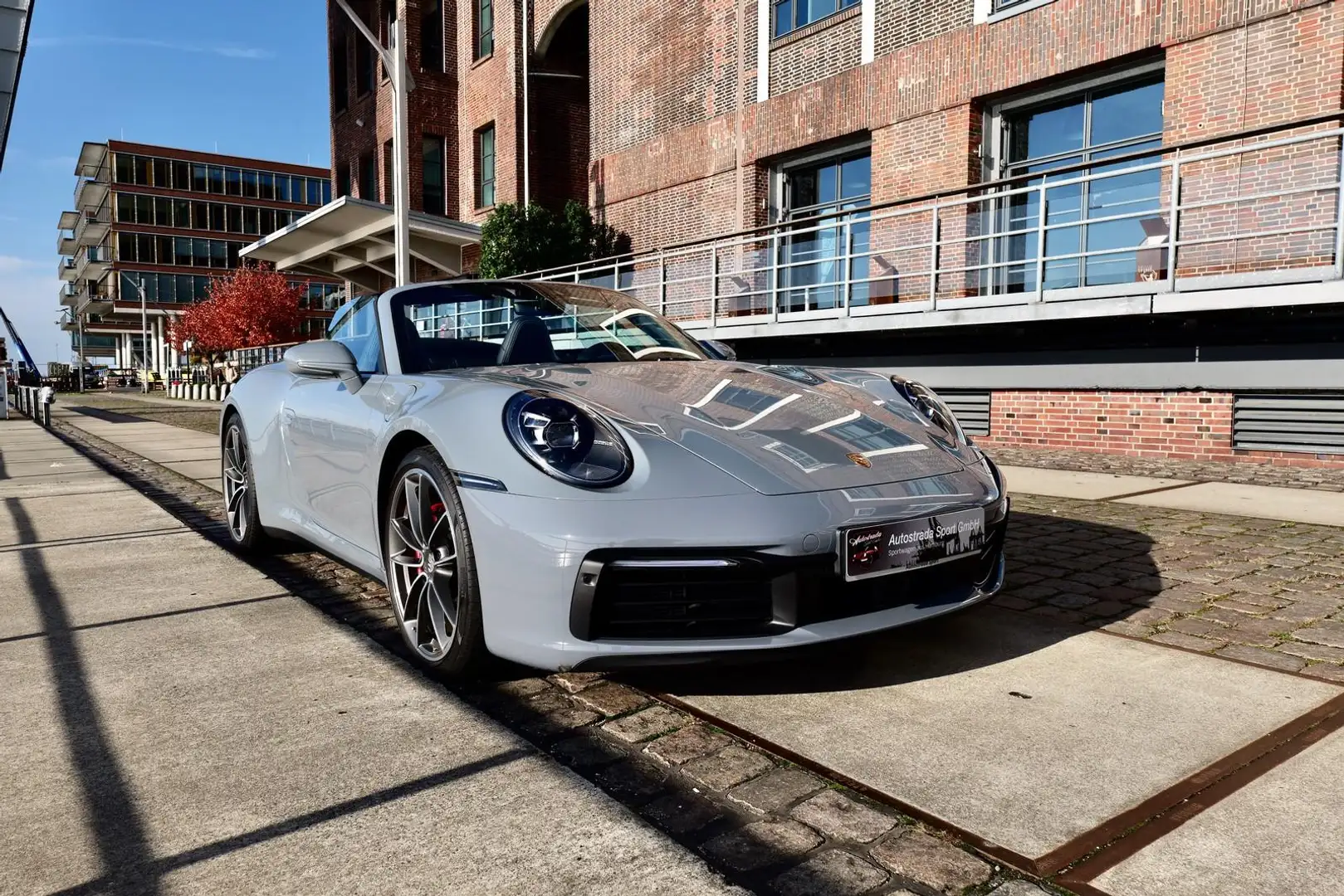 Porsche 992 Carrera 4 S Cabriolet Sport-Chrono Grau - 2