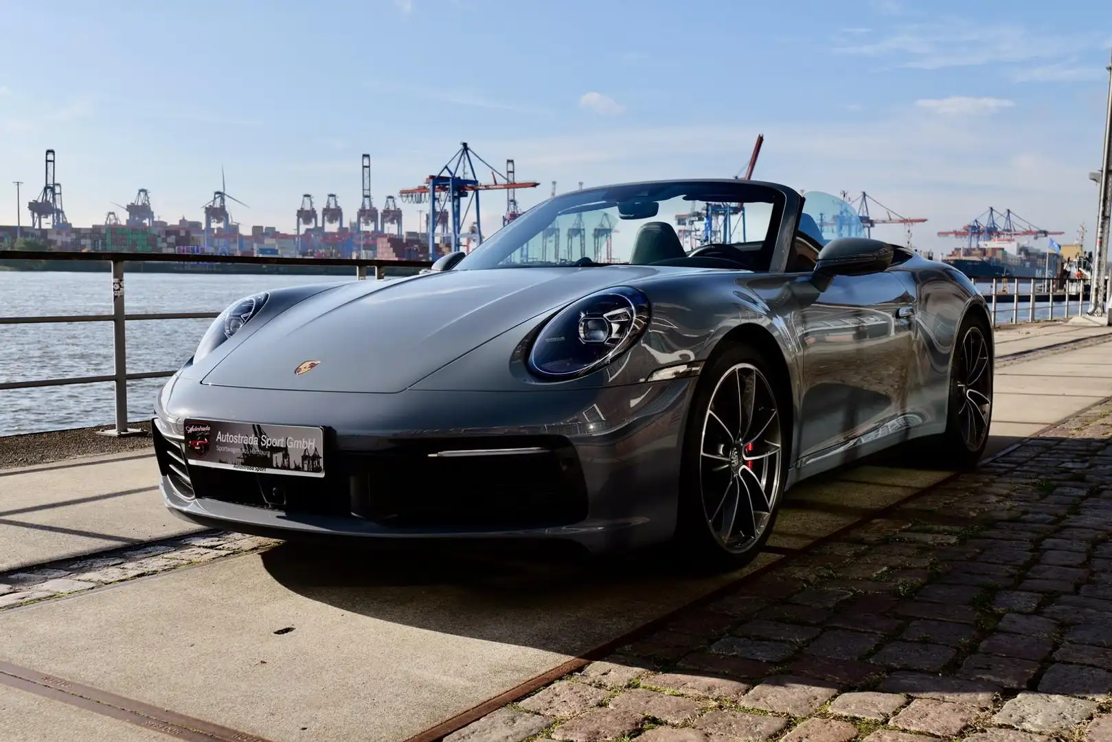 Porsche 992 Carrera 4 S Cabriolet Sport-Chrono Grau - 1
