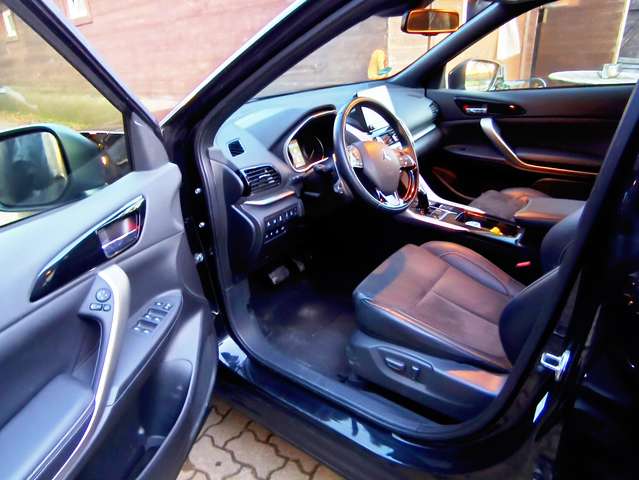 Mitsubishi Eclipse Cross Plug-In Hybrid 4WD Plus