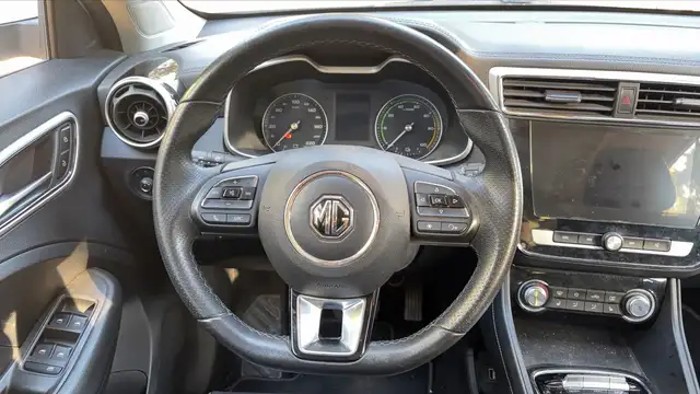 MG ZS view 22
