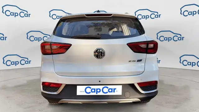 MG ZS view 3