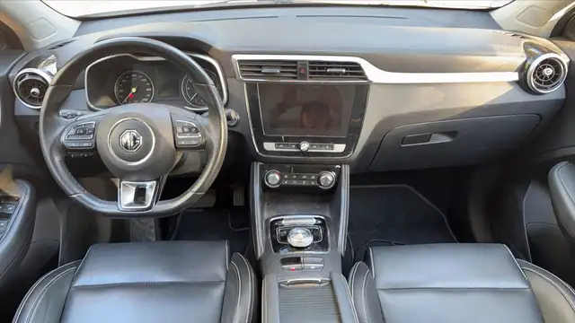 MG ZS view 11