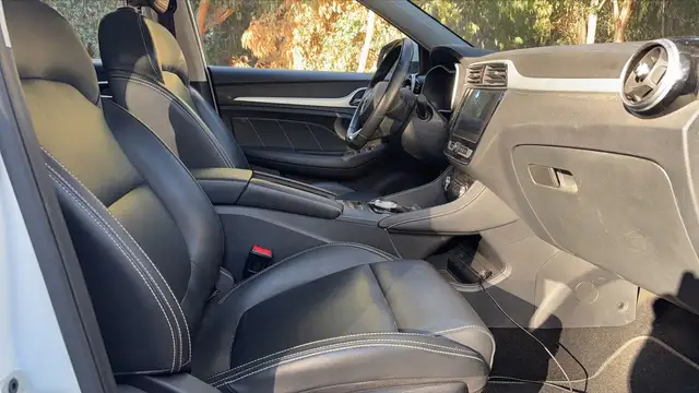 MG ZS view 26