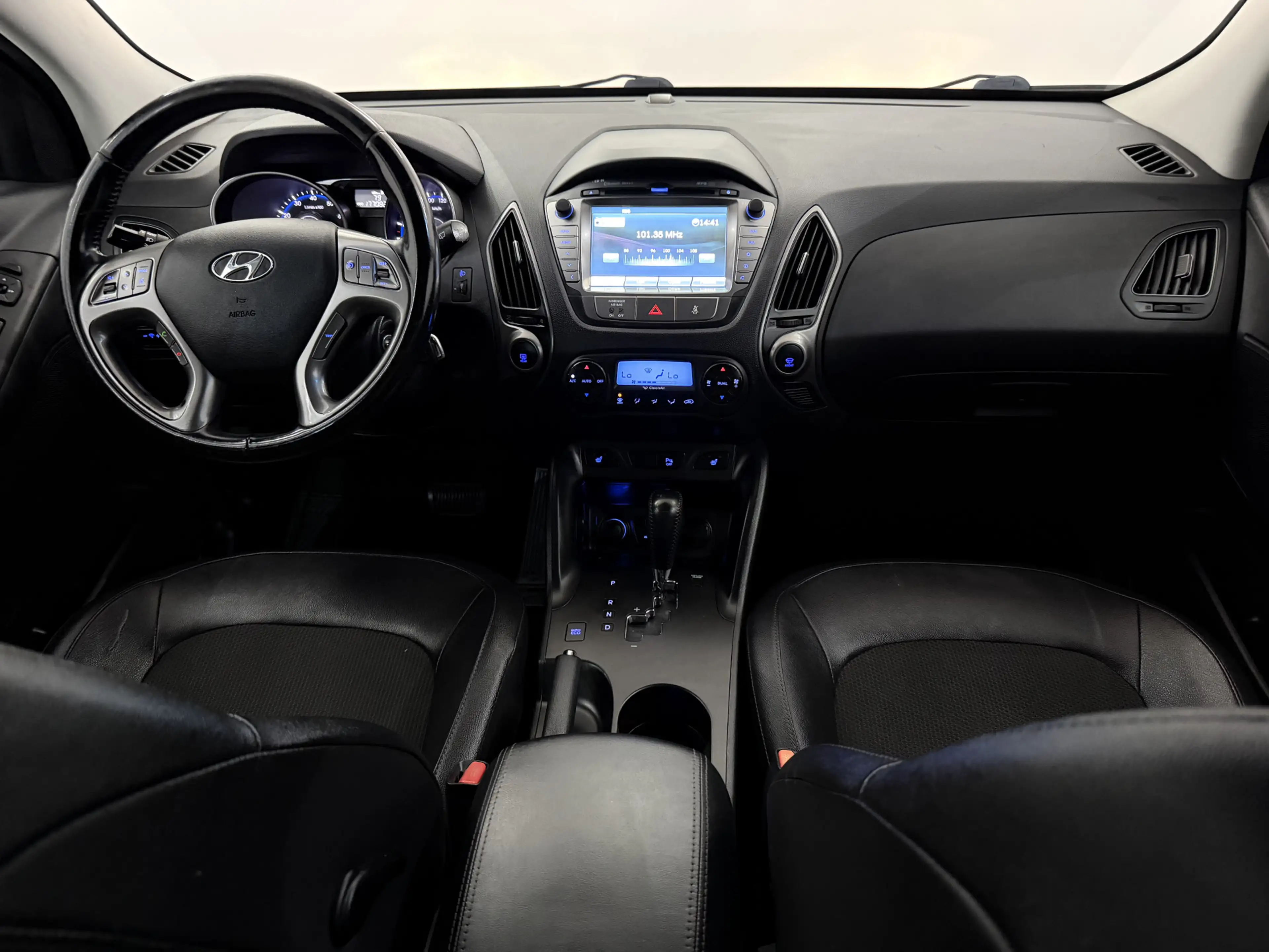 Hyundai iX35 2.0i Business Edition Camera, Navi, Cruise control — photo 3