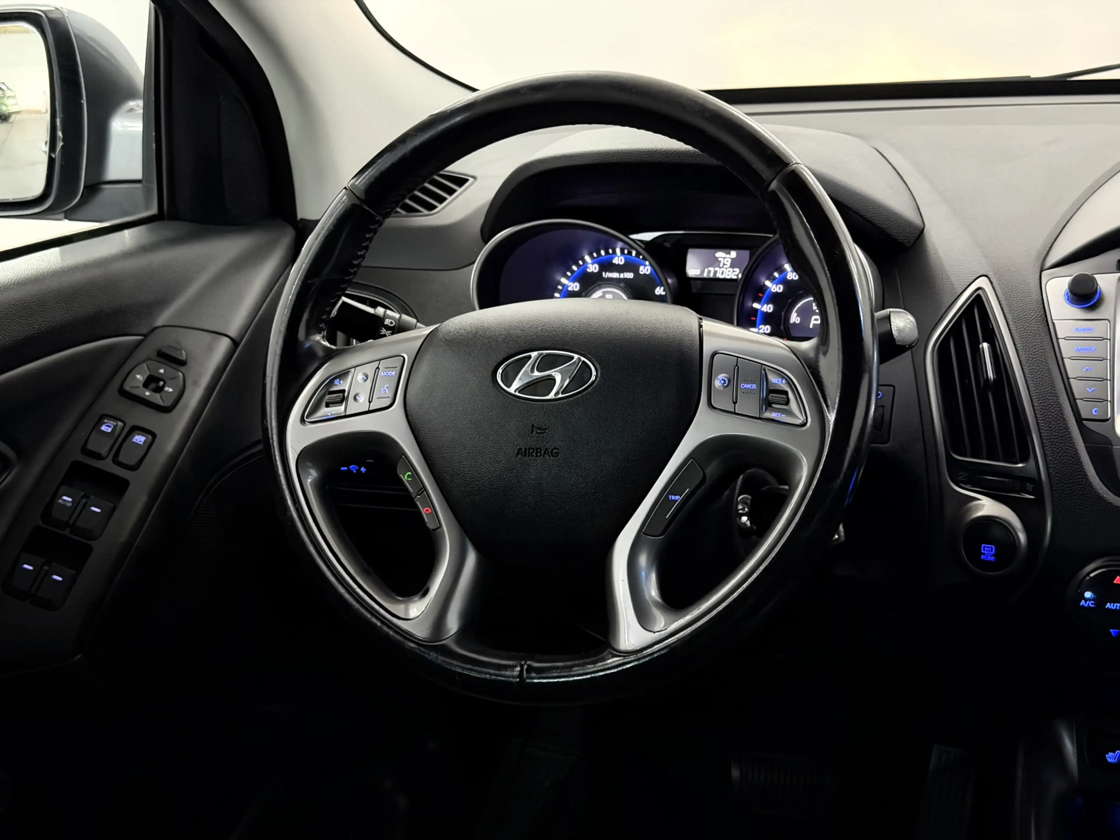 Hyundai iX35 2.0i Business Edition Camera, Navi, Cruise control — photo 13