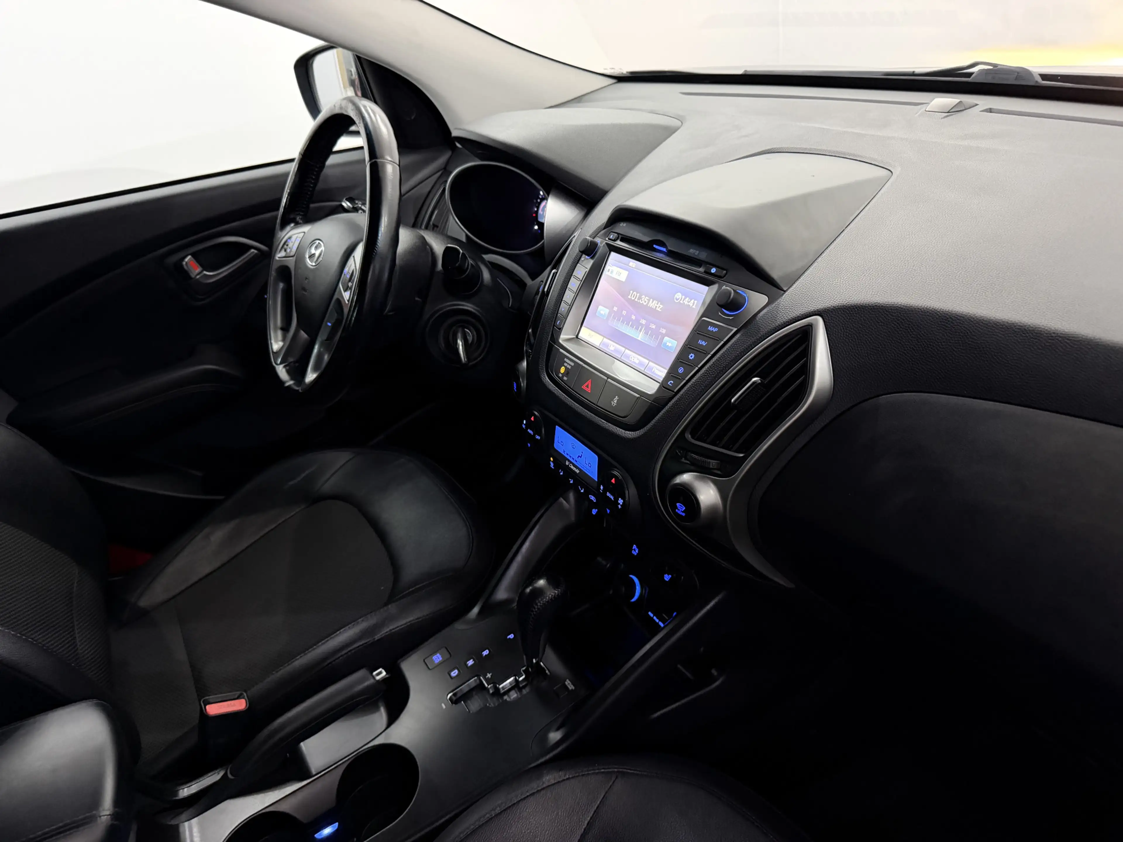 Hyundai iX35 2.0i Business Edition Camera, Navi, Cruise control — photo 10