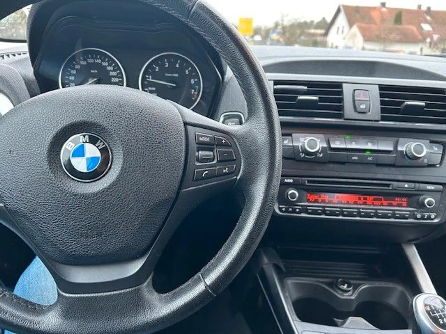 BMW 114 1 Limousine 5-trg. 114 i *SHZ* Siyah - 2