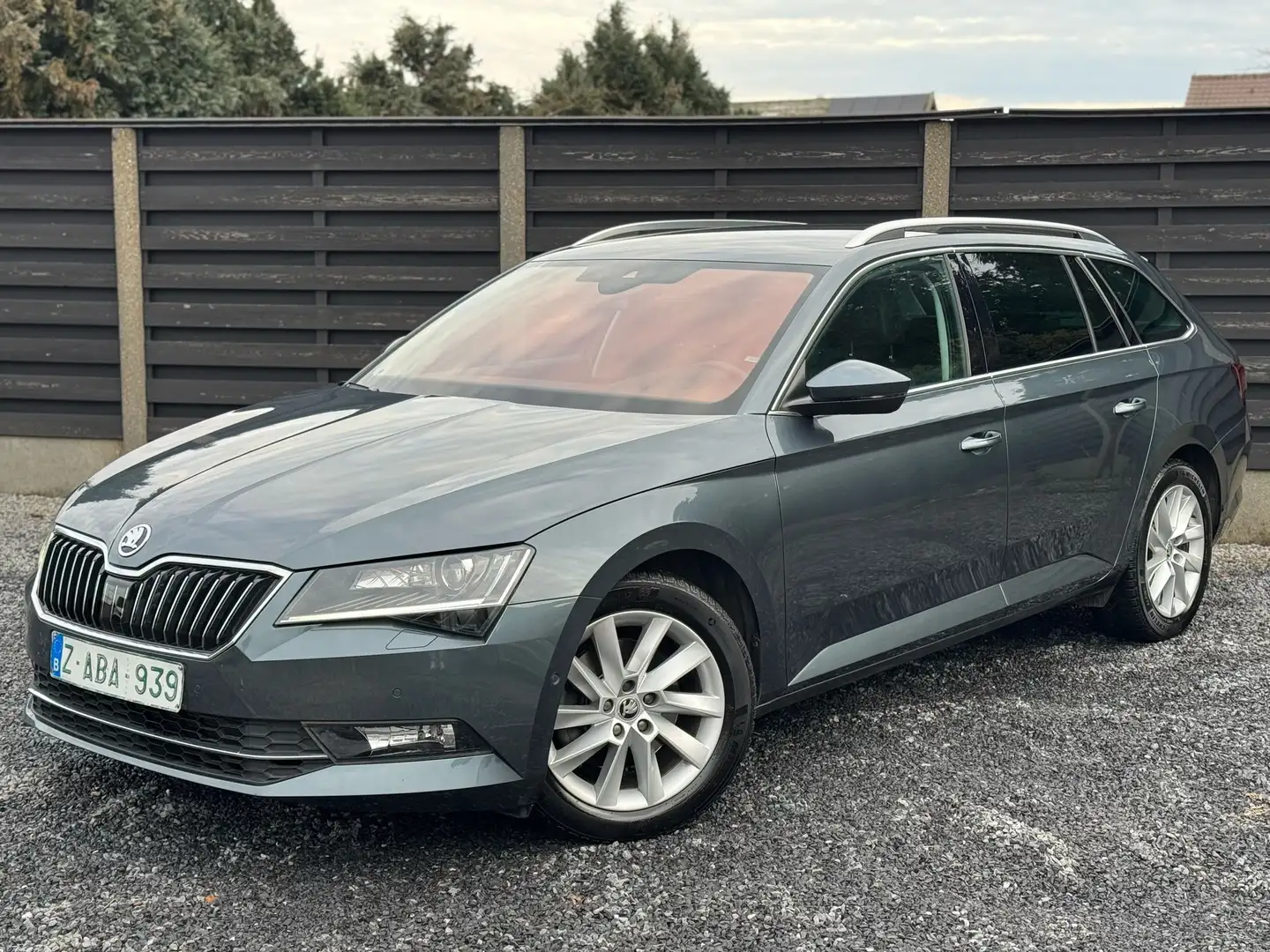 Skoda Superb 1.6 TDI*VIRTUAL*LEDER*DODEHOEK*TREKHAAK*ZETELVERW. - 1