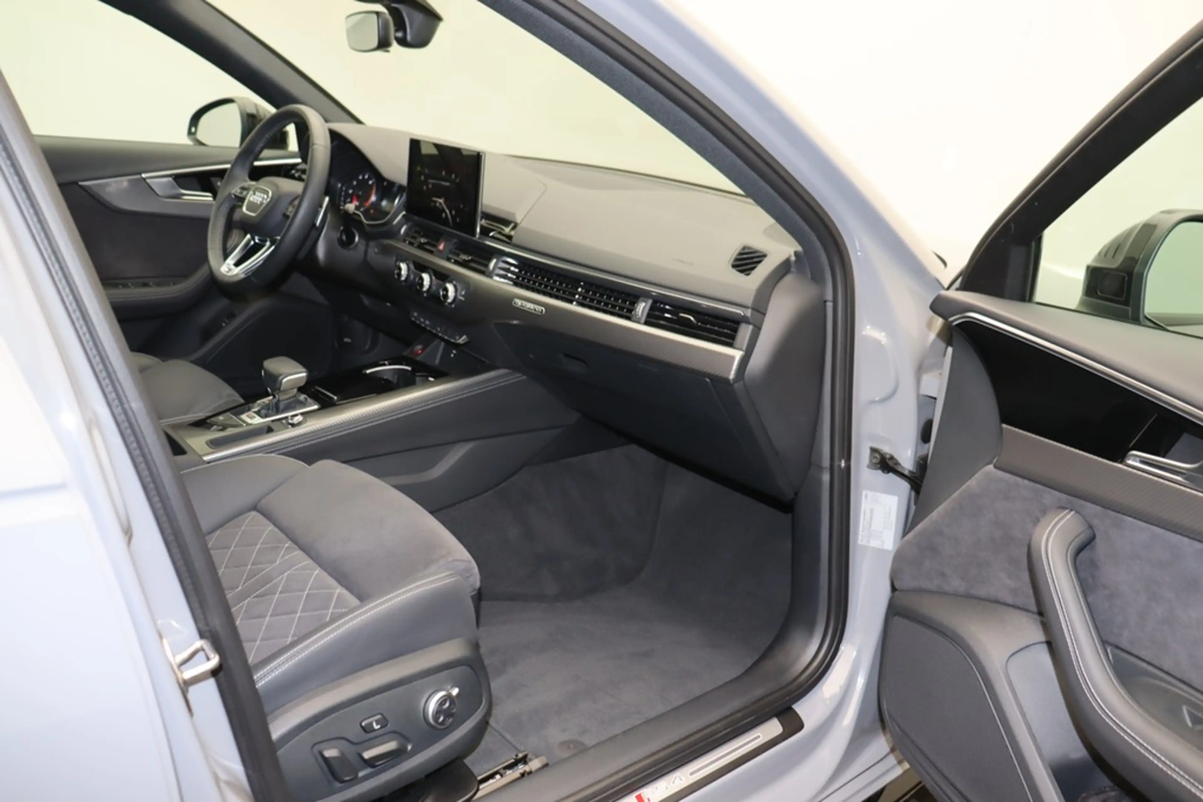 Audi RS4 RS 4 Avant 2.9 TFSI quattro . LED Navi AHK — photo 13