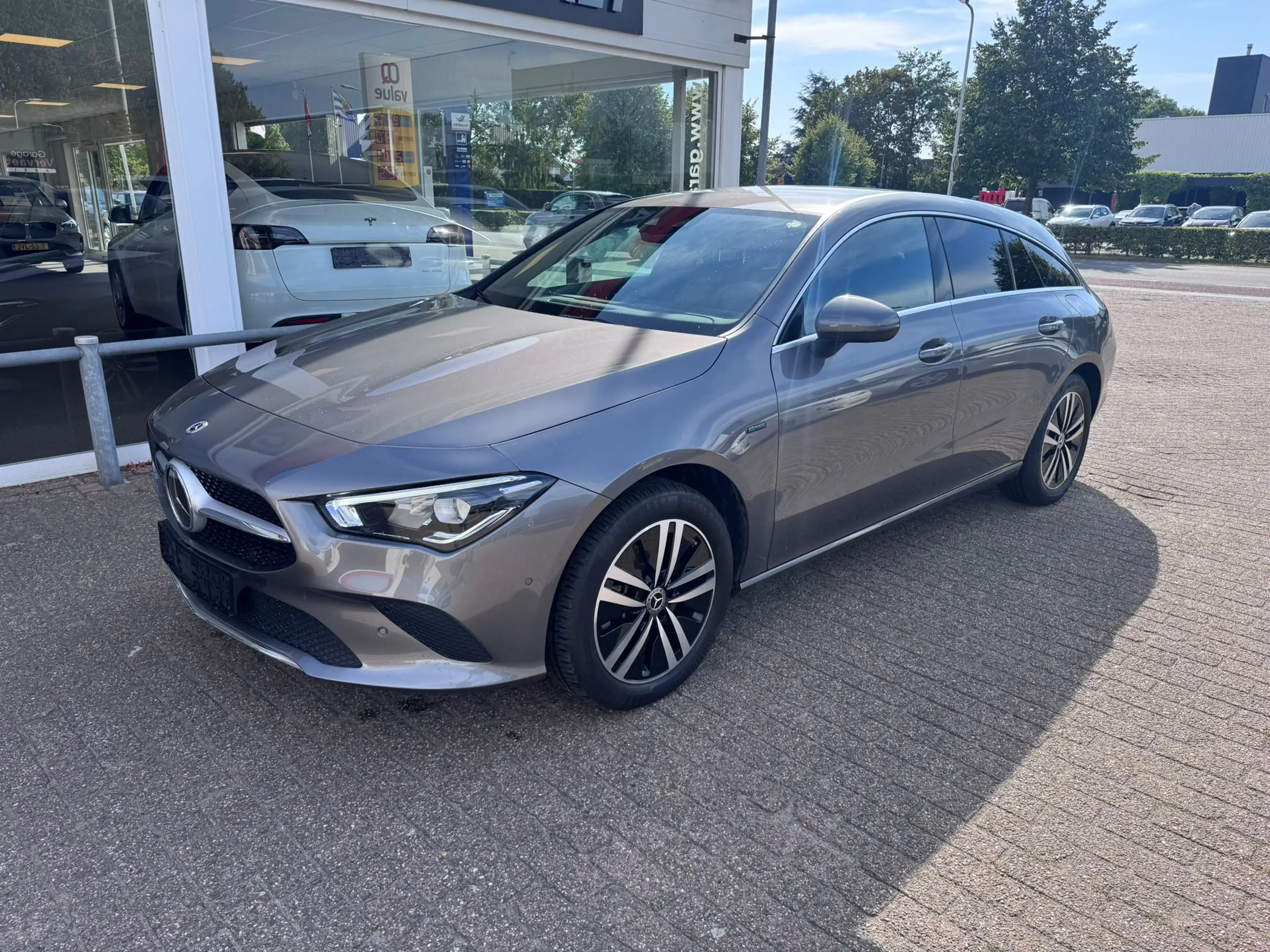 Mercedes-Benz CLA 250 Shooting Brake e Business Solution Luxury Limited — photo 3