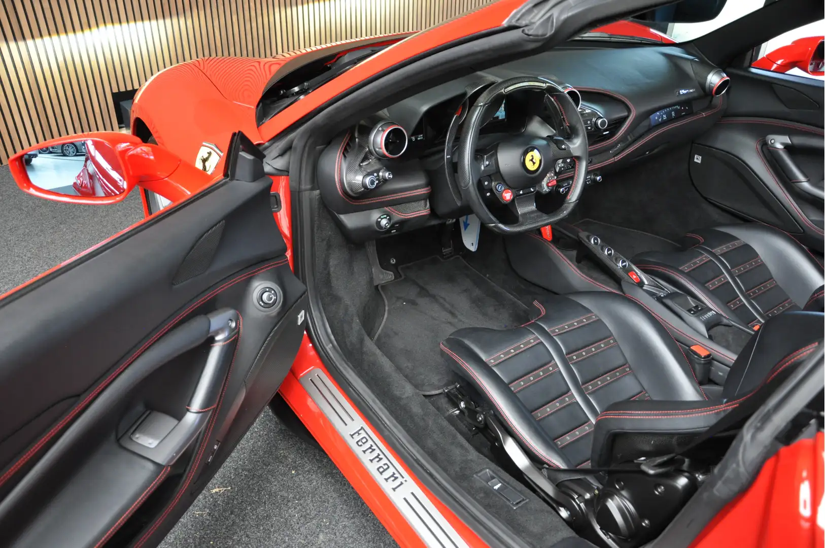 Ferrari F8 Spider 3.9 V8 HELE | Rosso Corsa | Daytona Seats | Passen - 2
