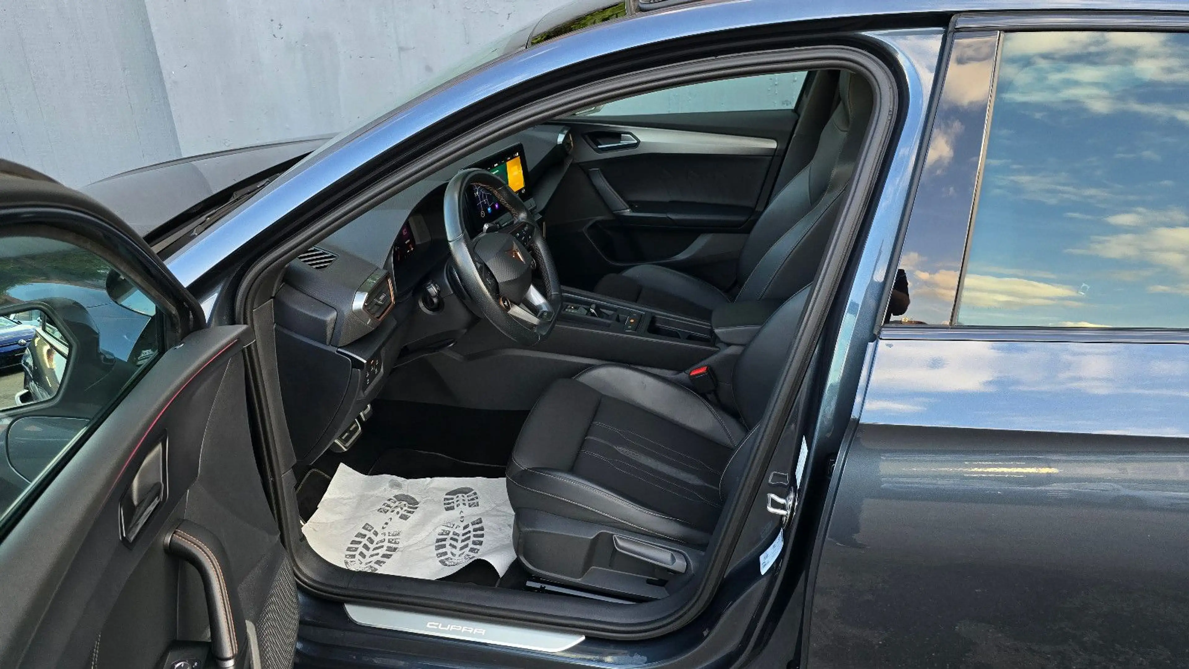 CUPRA Leon 1.4 e-HYBRID VZ DSG Pano/SSL/ACC/Kamera/19 — photo 6
