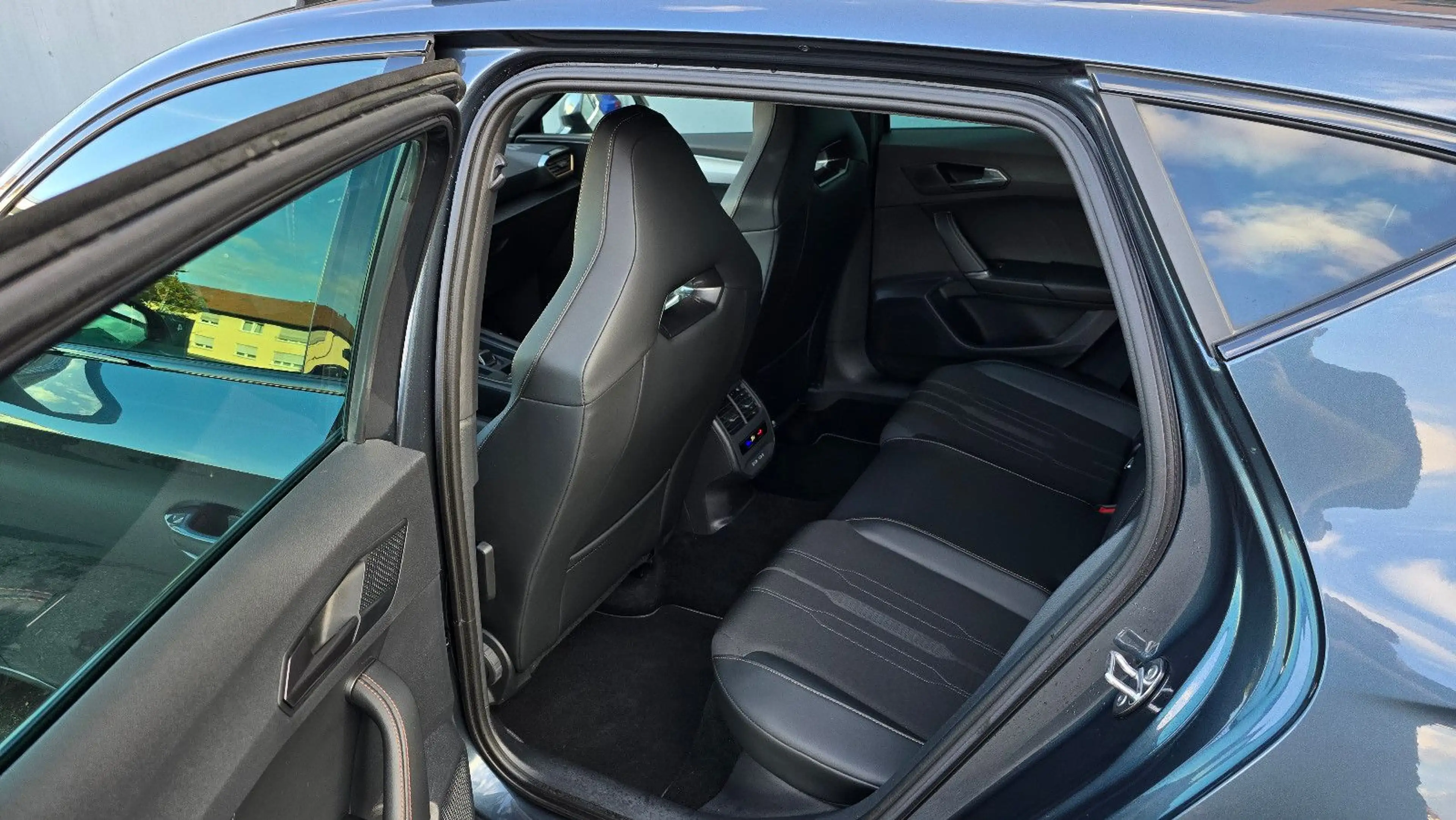 CUPRA Leon 1.4 e-HYBRID VZ DSG Pano/SSL/ACC/Kamera/19 — photo 9