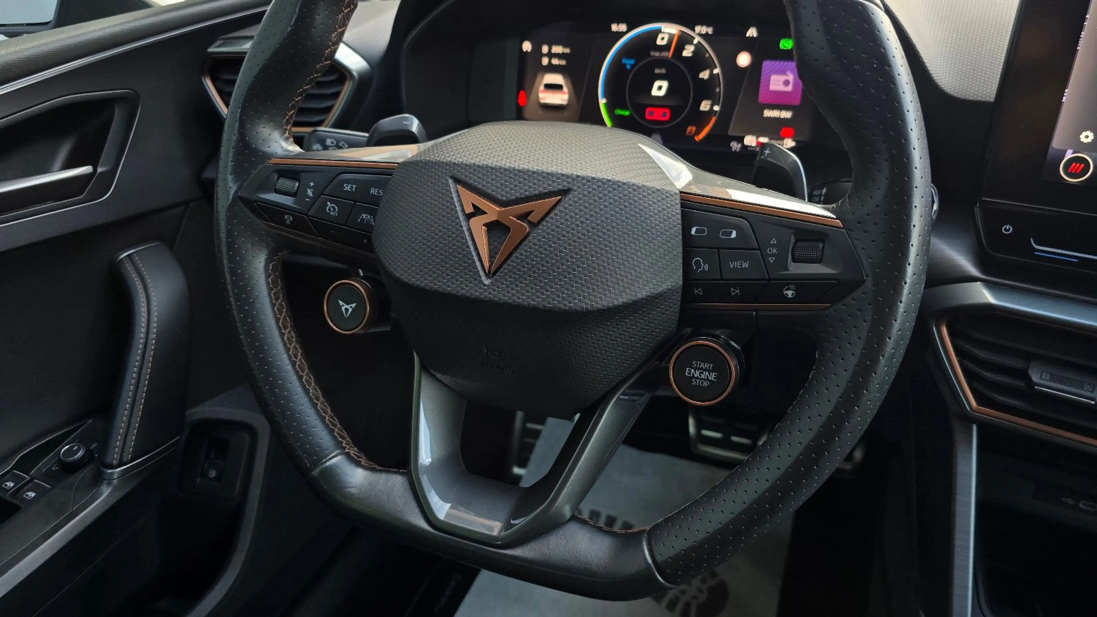CUPRA Leon 1.4 e-HYBRID VZ DSG Pano/SSL/ACC/Kamera/19 — photo 12
