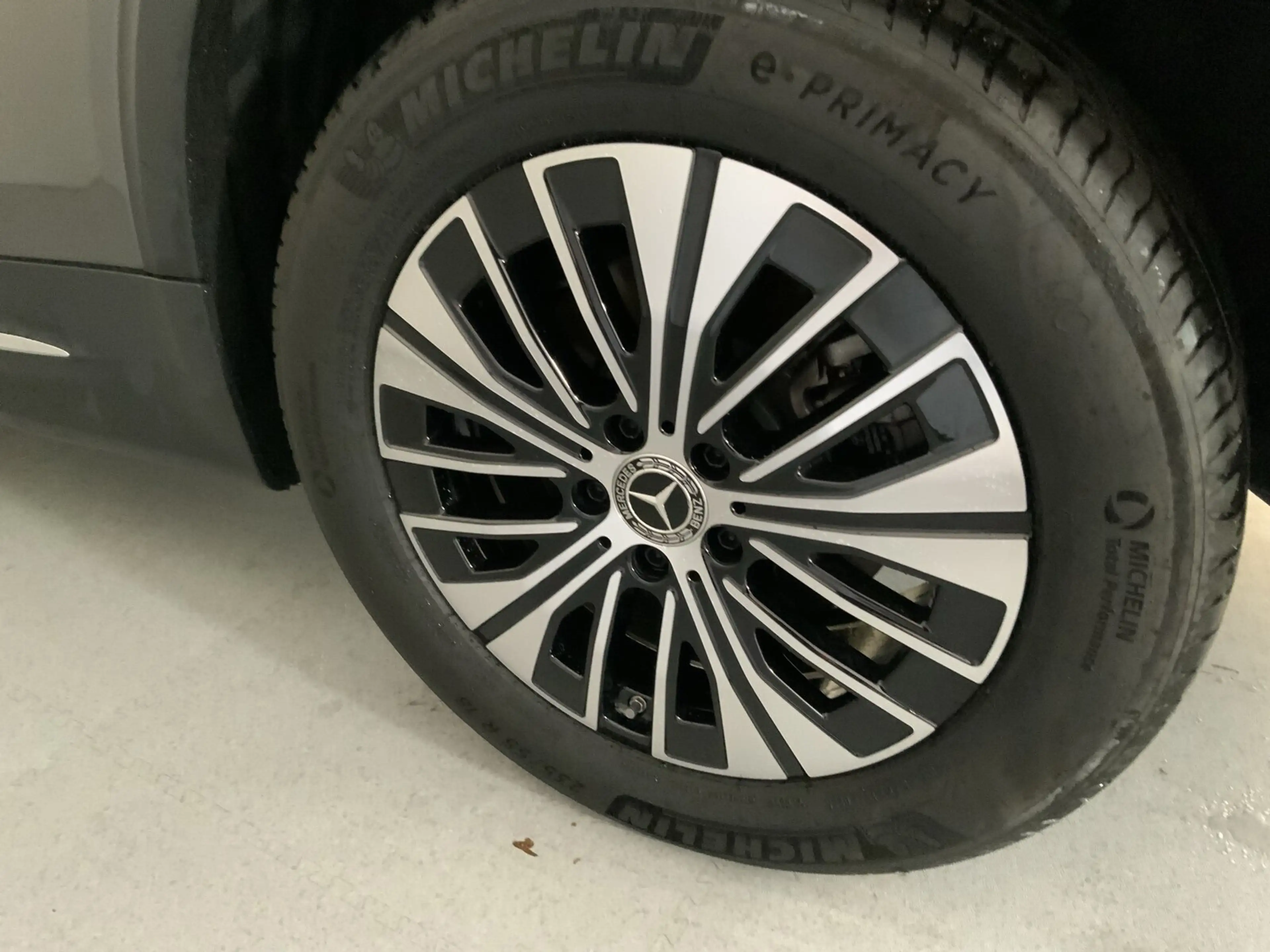 Mercedes-Benz EQB 250 EQB 250+  Progressive Navi/Distronic/Keyless-Go — photo 8