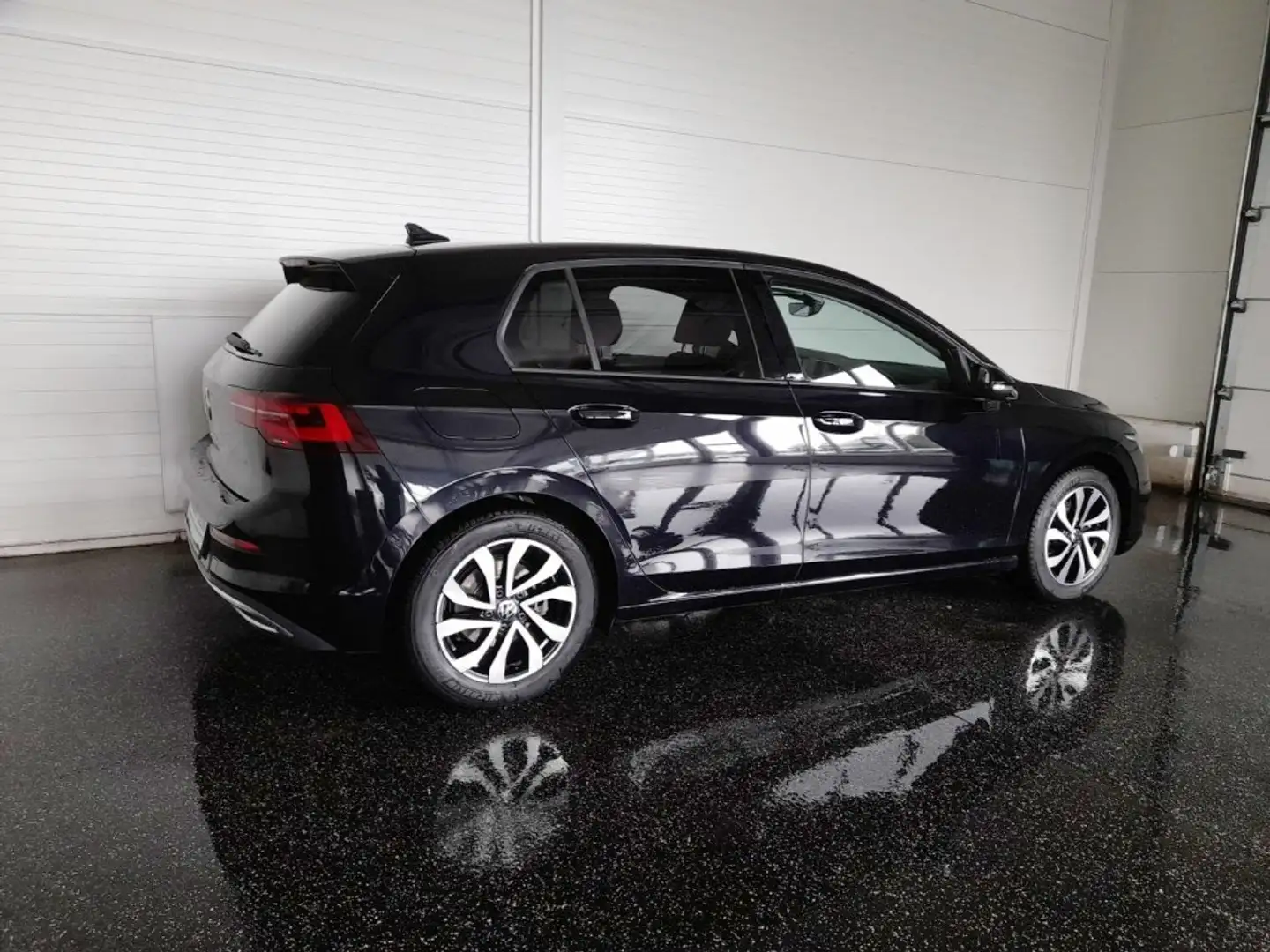 Volkswagen Golf VIII ACTIVE 2,0 TDI DSG *SKY / MATRIX-LED / HEAD-UP / VIRTUELL PRO / NAVI / AHV & KAMERA / ACC / KEYLESS* Schwarz - 2