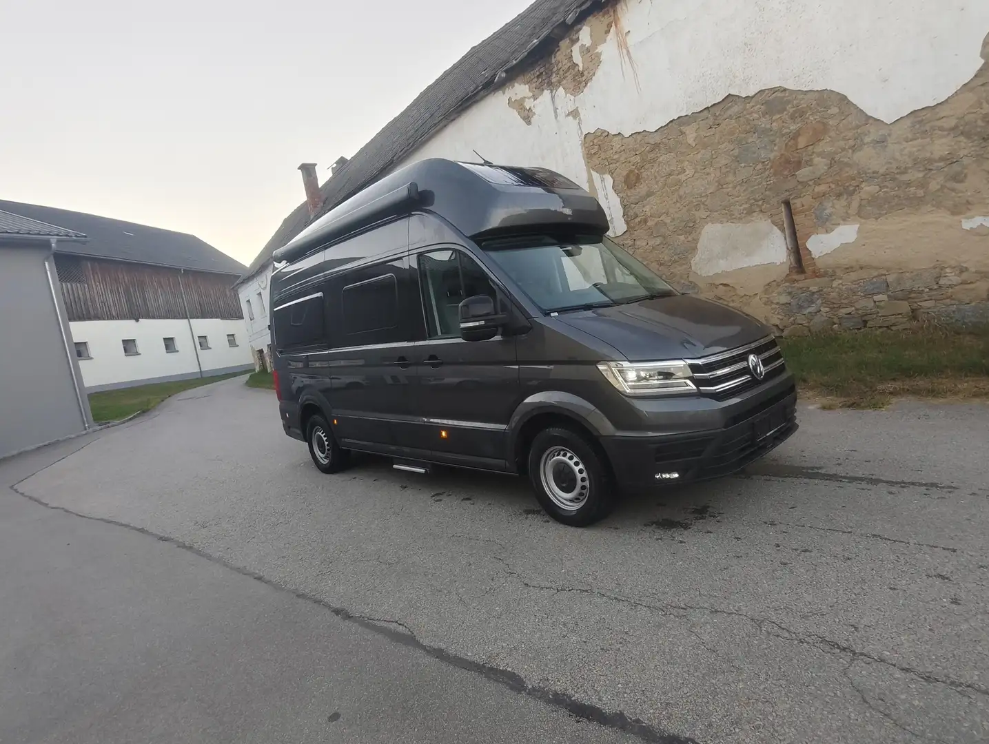 Volkswagen Grand California - 1