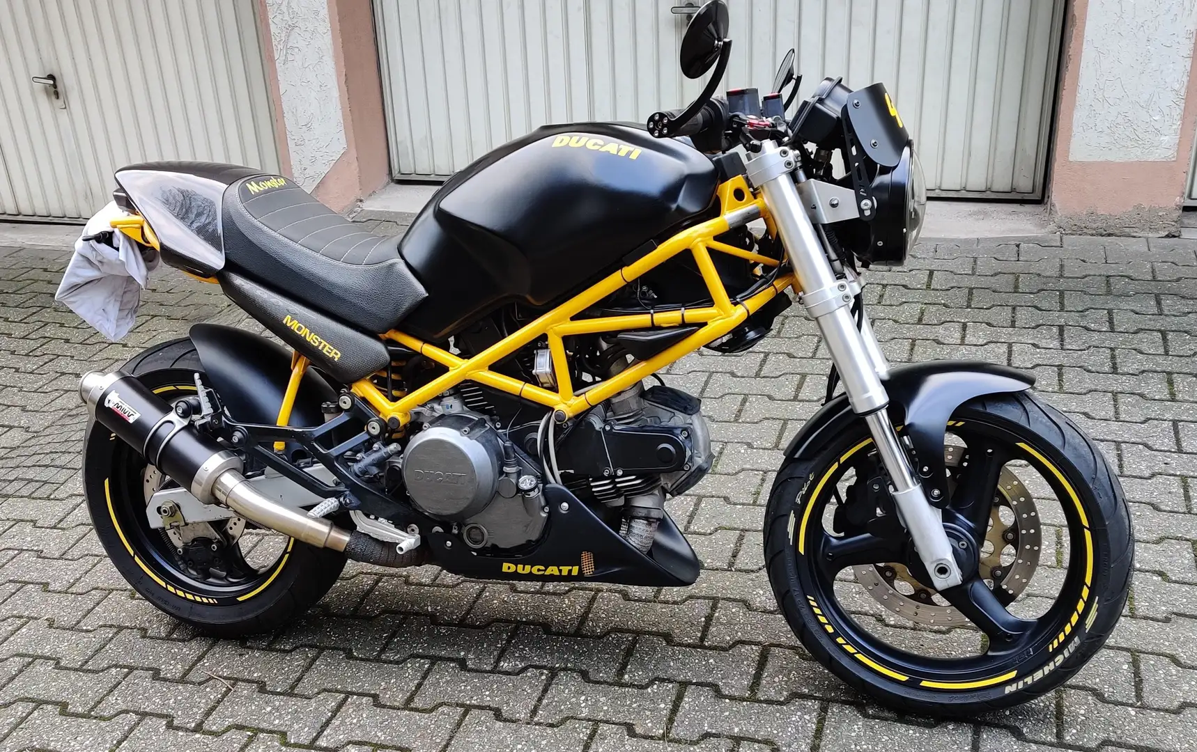 Ducati Monster 600 Чорний - 2