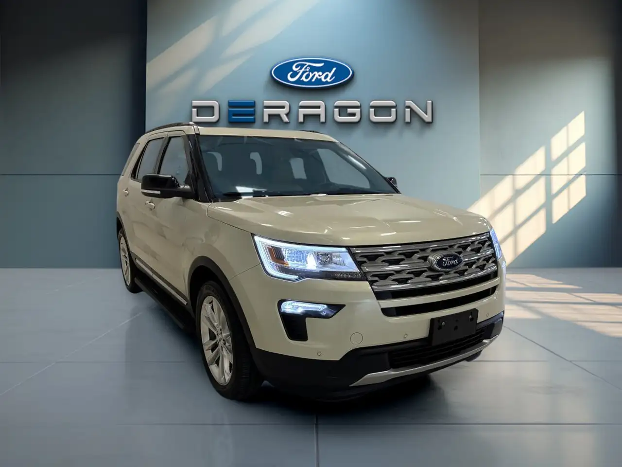 Ford Explorer снимка Ford Explorer