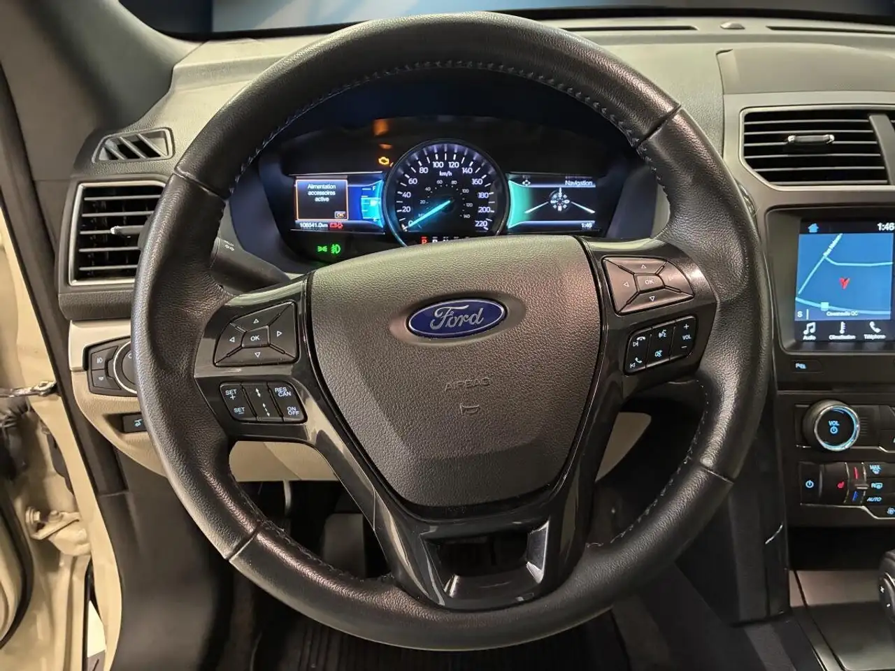 Ford Explorer снимка Ford Explorer