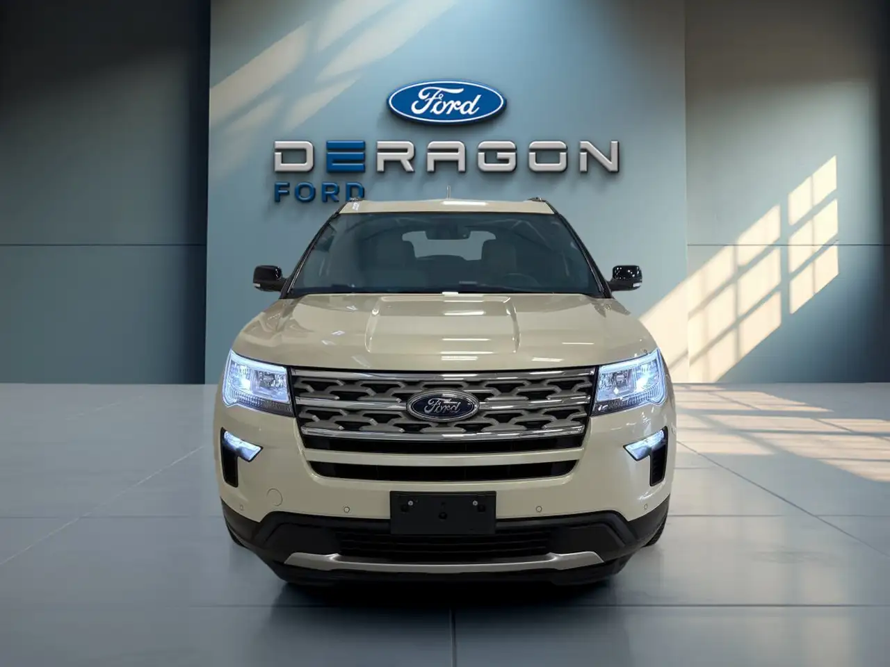Ford Explorer снимка Ford Explorer