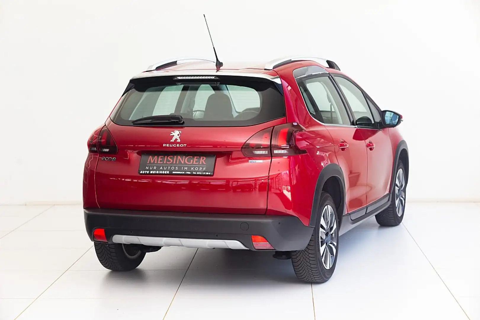 Peugeot 2008 1,2 PureTech 110 S&S Allure Rot - 2