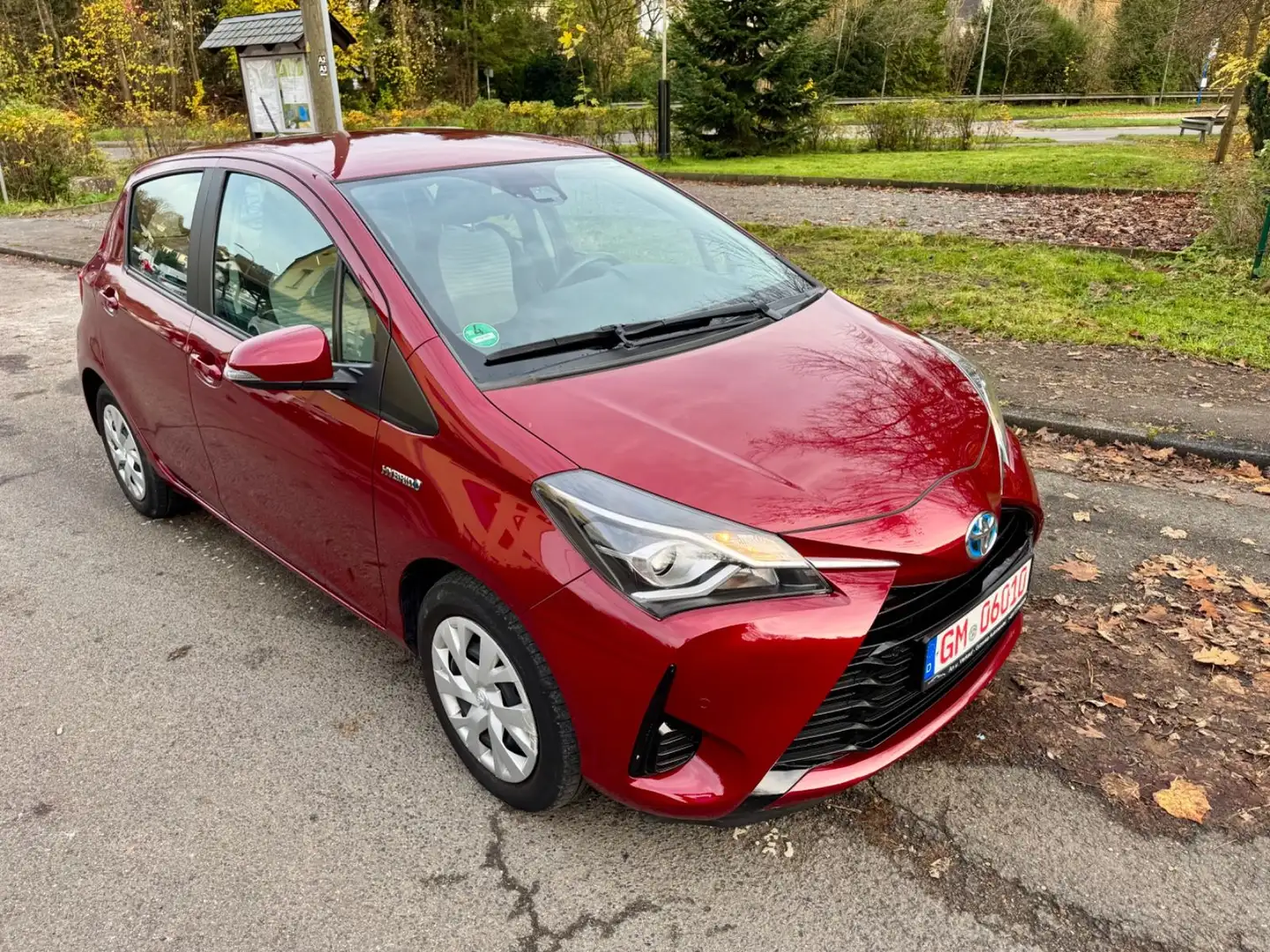 Toyota Yaris Hybrid Aut.ComfortNaviKameraScheckhGaranti Rot - 2