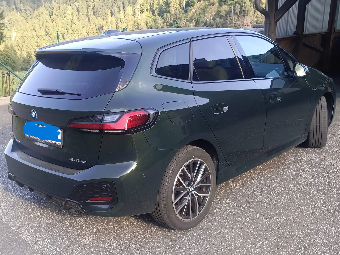 BMW 225 225e xDrive PHEV Active Tourer Aut. Grün - 2
