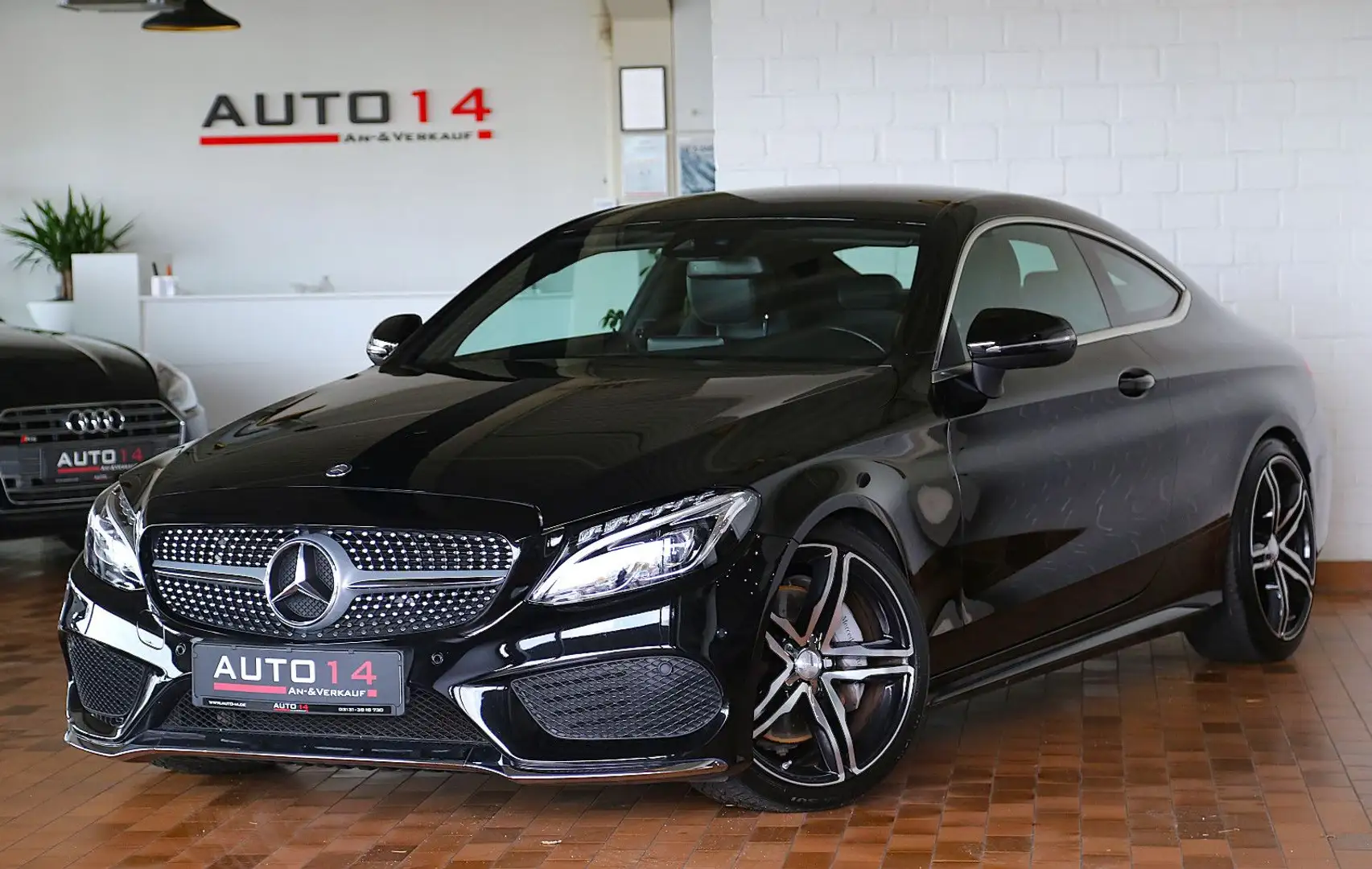 Mercedes-Benz C 400 Coupe AMG 4Matic Sportabgas LED Kamera 19" Schwarz - 1