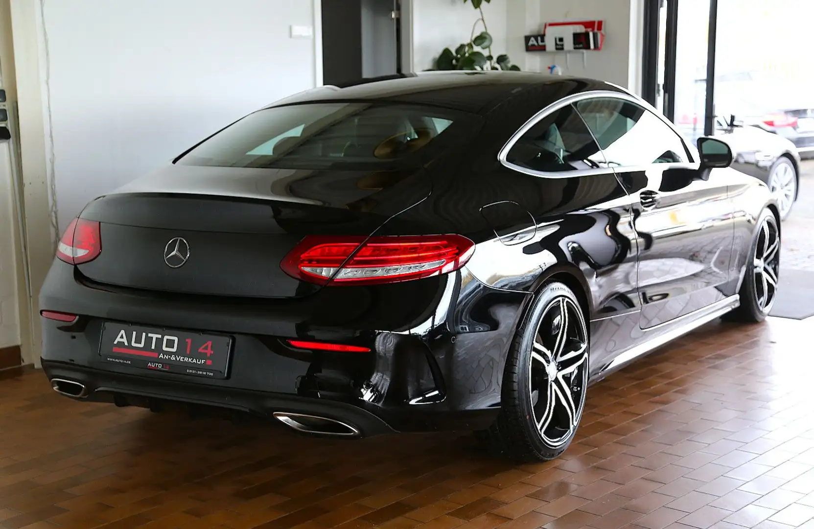 Mercedes-Benz C 400 Coupe AMG 4Matic Sportabgas LED Kamera 19" Schwarz - 2