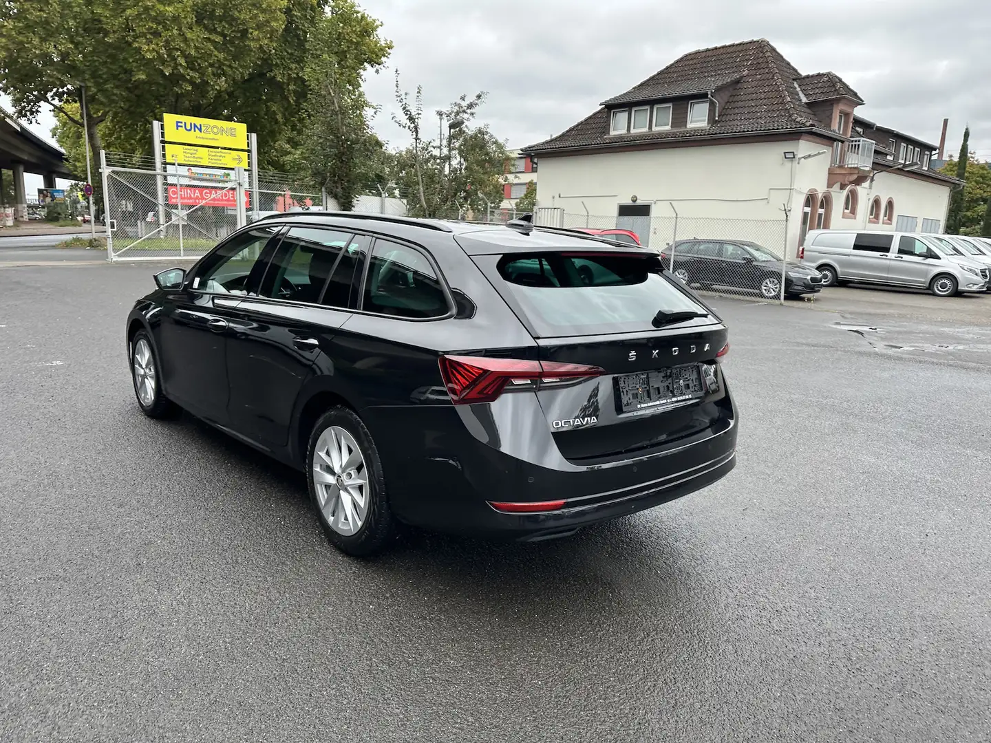 Skoda Octavia Style Panorama Digitales Cockpit LED Negro - 2