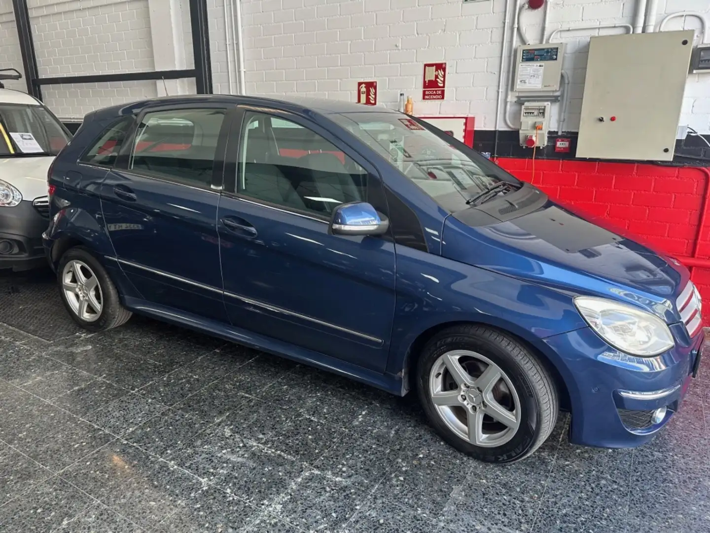 Mercedes-Benz B 180 180CDI Blau - 2