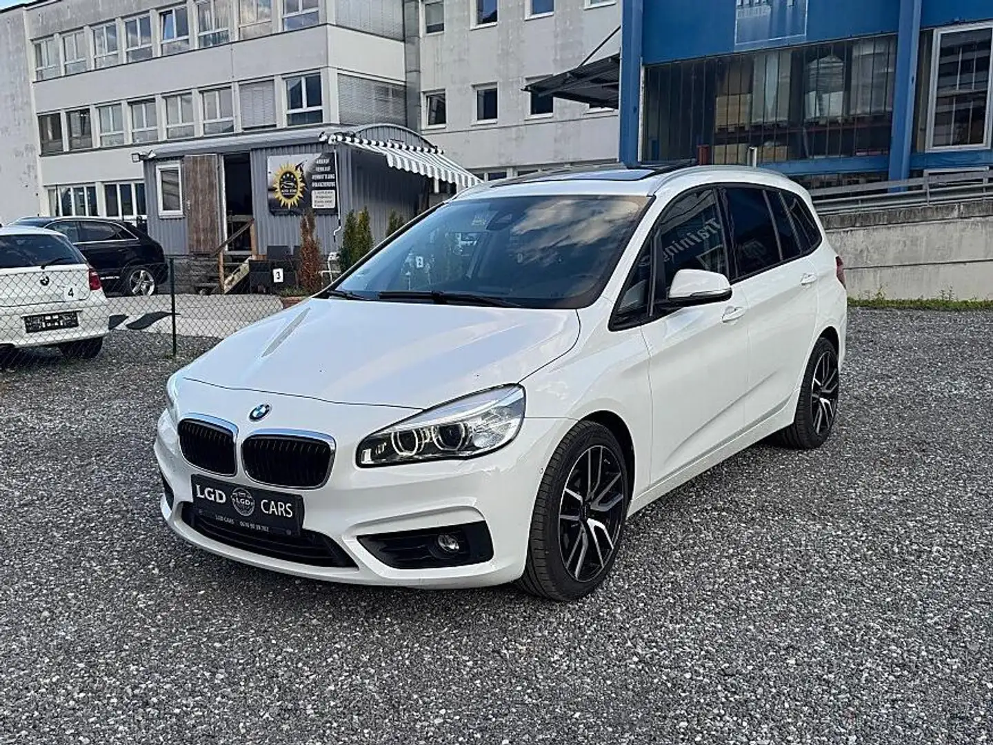 BMW 218 218 d xDrive Advantage Weiß - 2