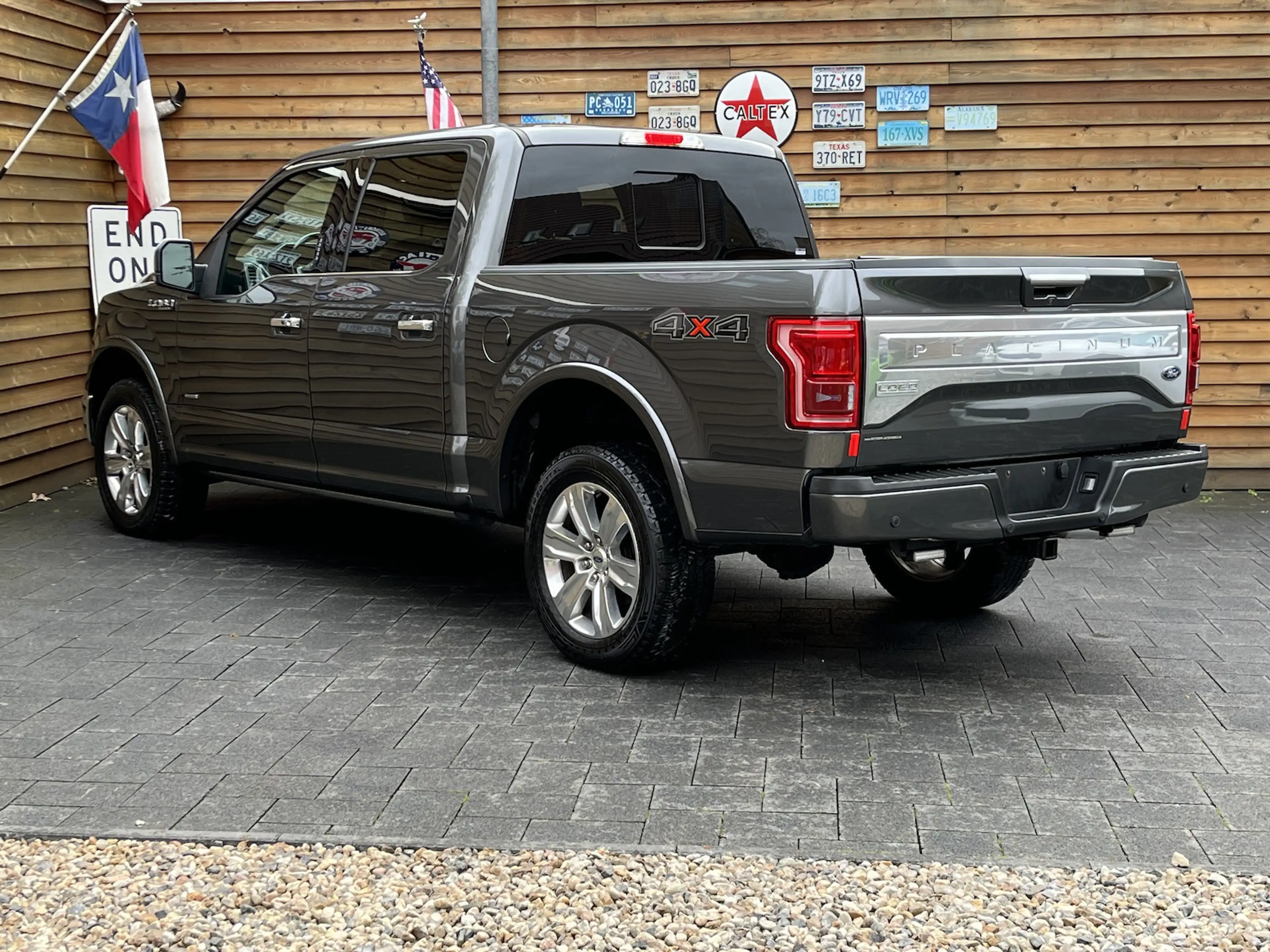 Ford F 150 Platinum 3.5 EcoB. 4x4 AHK Pano Leder Navi — photo 10
