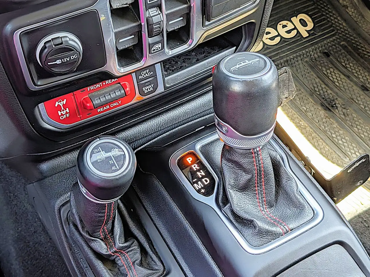 Jeep Gladiator снимка Jeep Gladiator