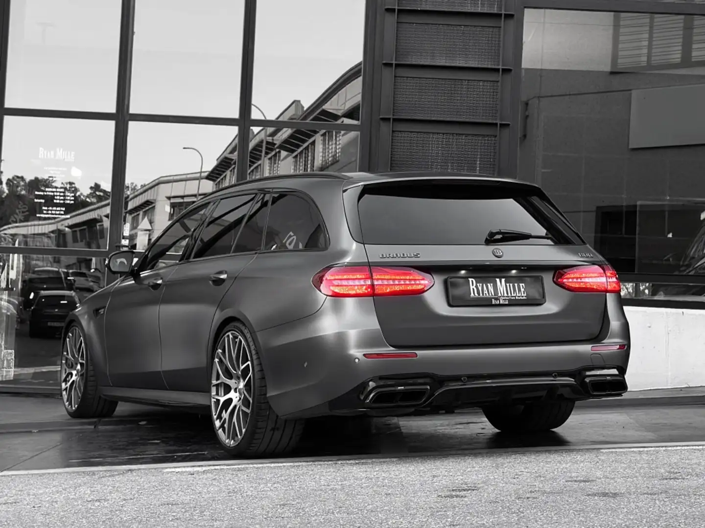 Mercedes-Benz E 63 AMG Estate S 4Matic+ 9G-Tronic Grigio - 2