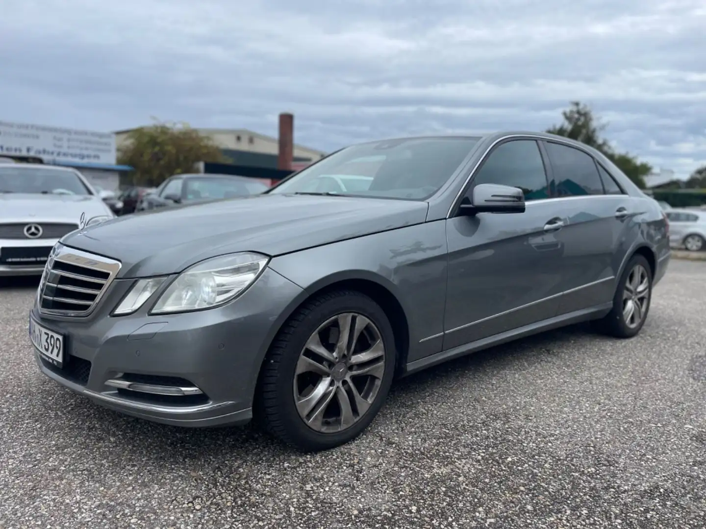 Mercedes-Benz E 350 4MATIC V6 AVANTGARDE Gris - 1