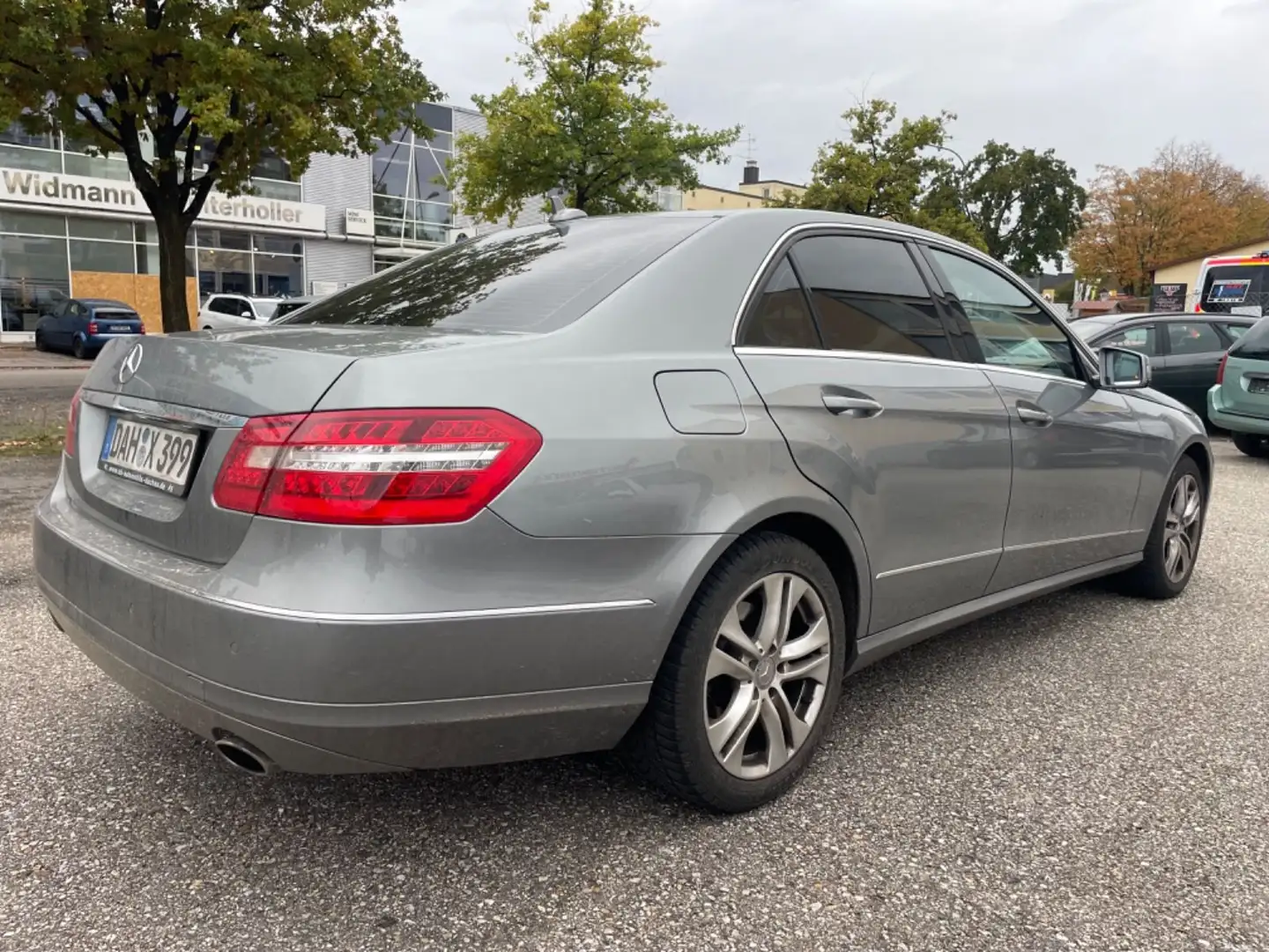 Mercedes-Benz E 350 4MATIC V6 AVANTGARDE Grau - 2