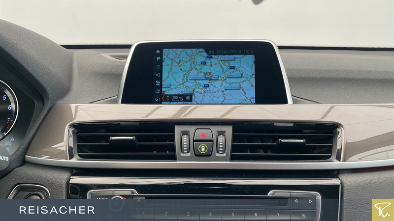 BMW X1 sDrive18i Aut. xLine AHK Navi SHZ LED 19"LM — photo 12