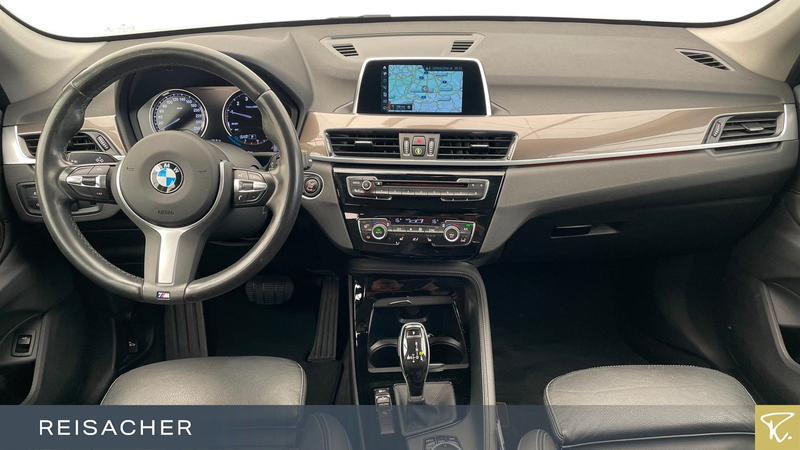 BMW X1 sDrive18i Aut. xLine AHK Navi SHZ LED 19"LM — photo 6