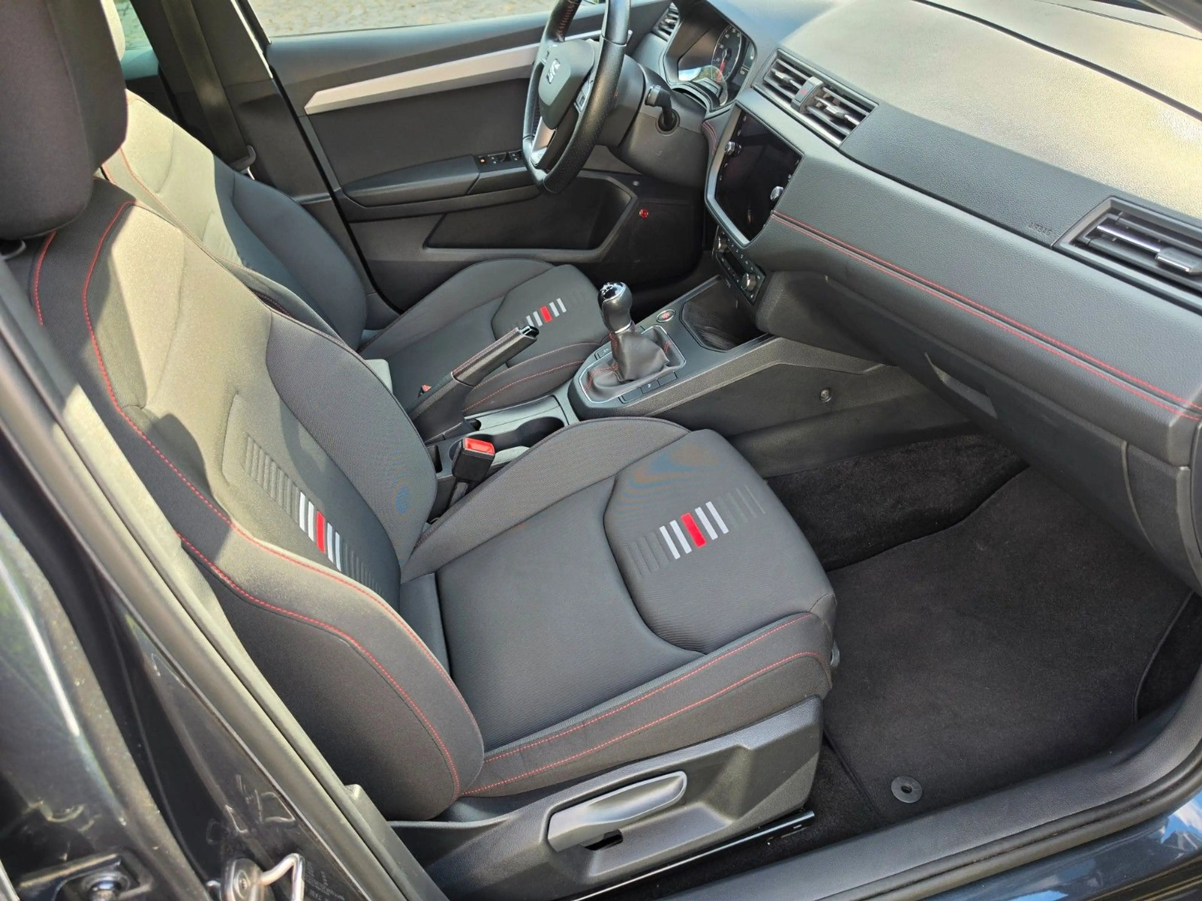 SEAT Ibiza 1.0 TSI FR Line LED ACC Kamera Beats Apple — photo 11