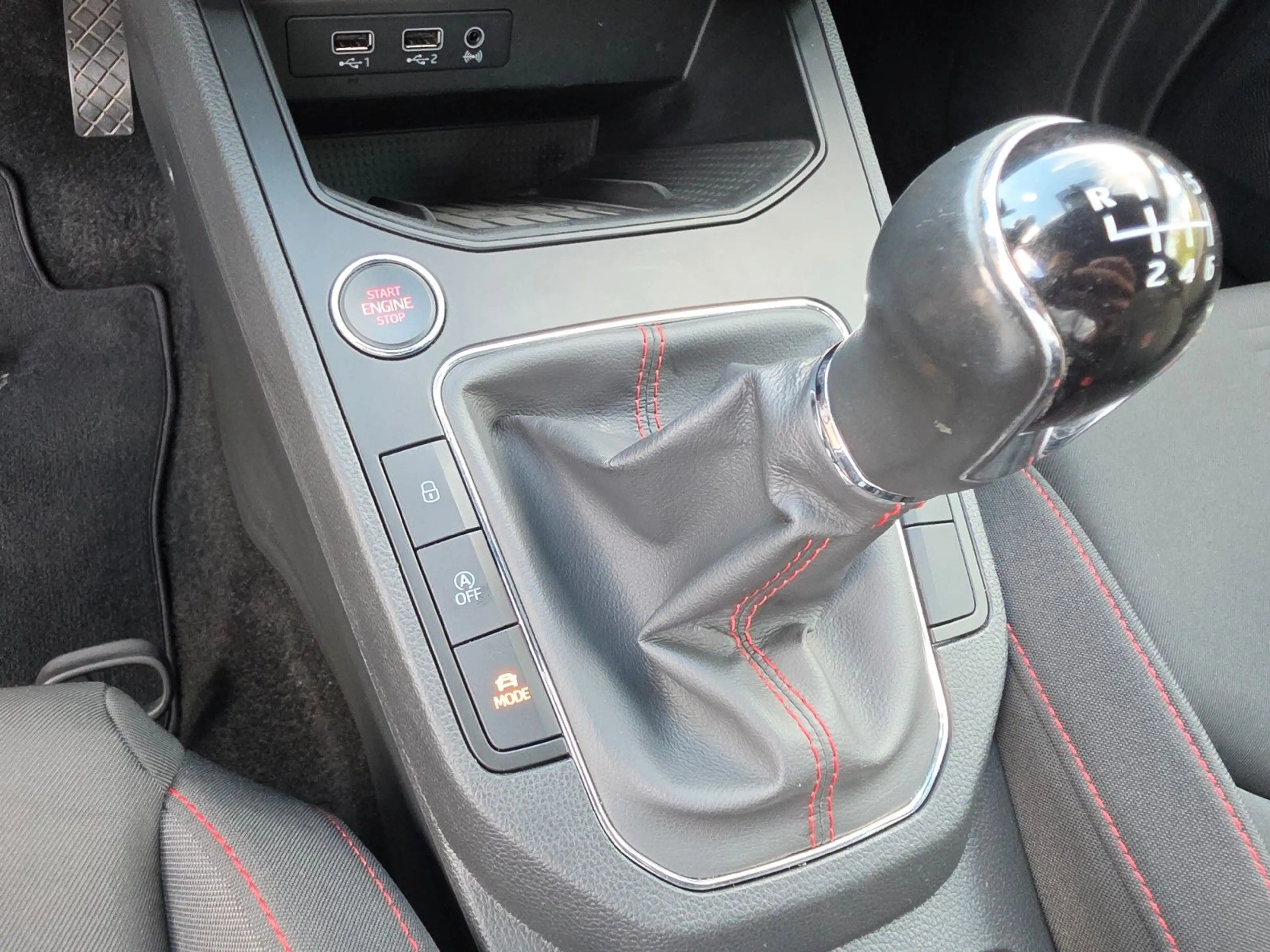 SEAT Ibiza 1.0 TSI FR Line LED ACC Kamera Beats Apple — photo 15