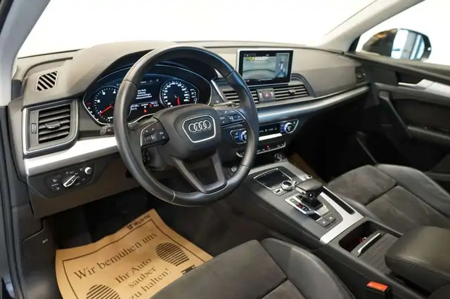 Audi Q5 view 13