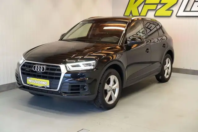 Audi Q5 view 11