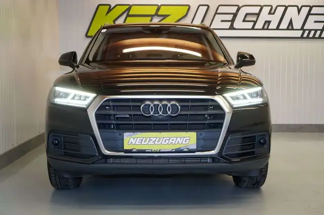 Audi Q5 view 9