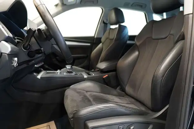 Audi Q5 view 14