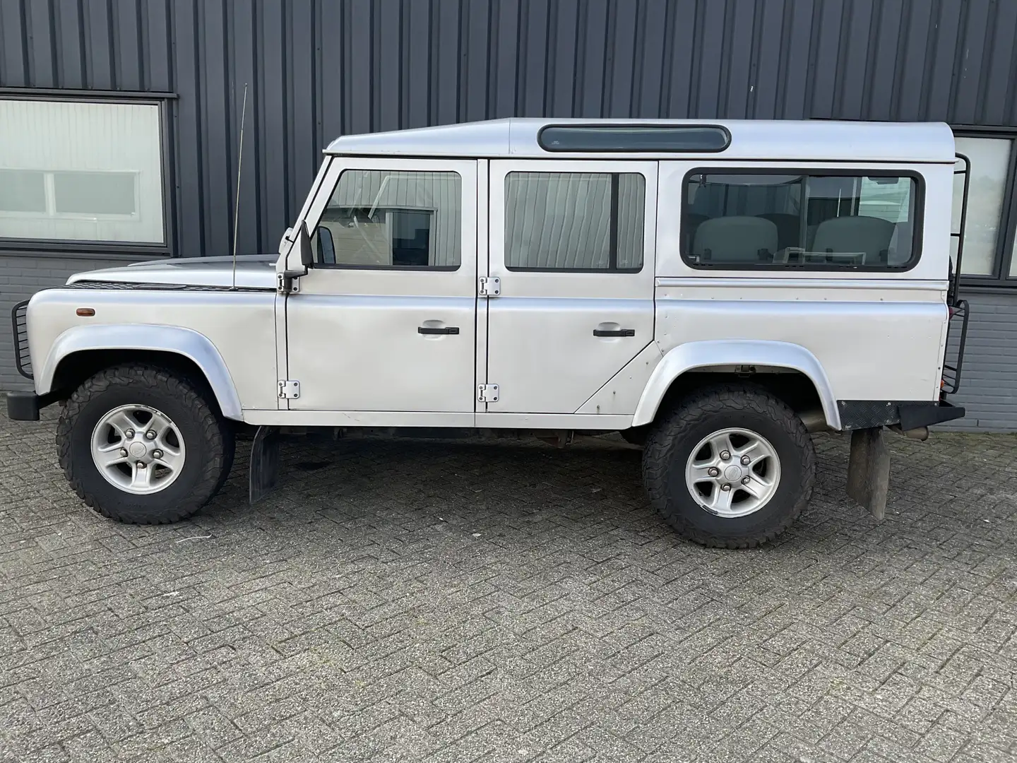 Land Rover Defender 2.5 TD5 110 SW S 9 persoons Argintiu - 2